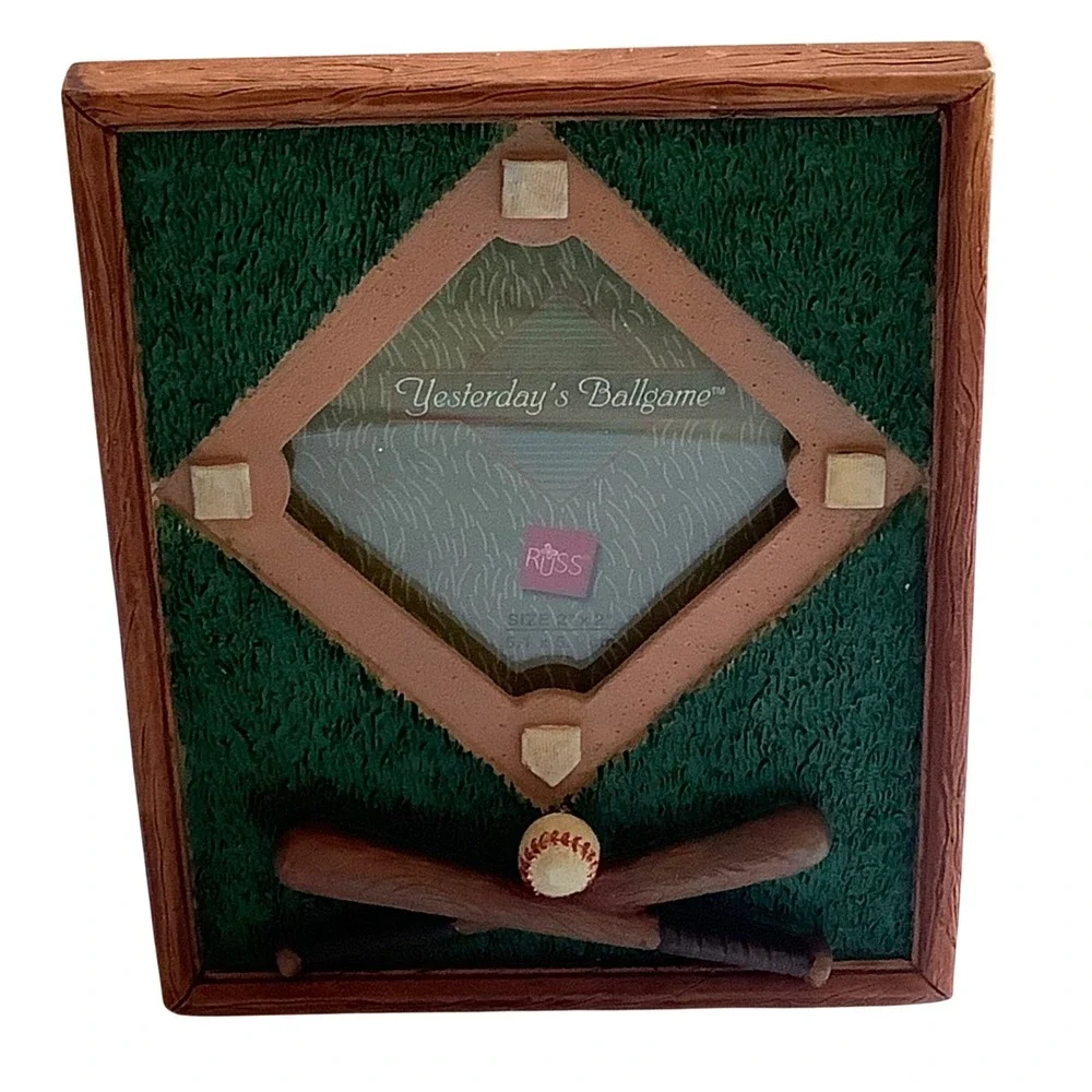 Russ Berrie Yesterdays Ballgame Baseball Diamond Picture Frame 2x2 Vintage Style